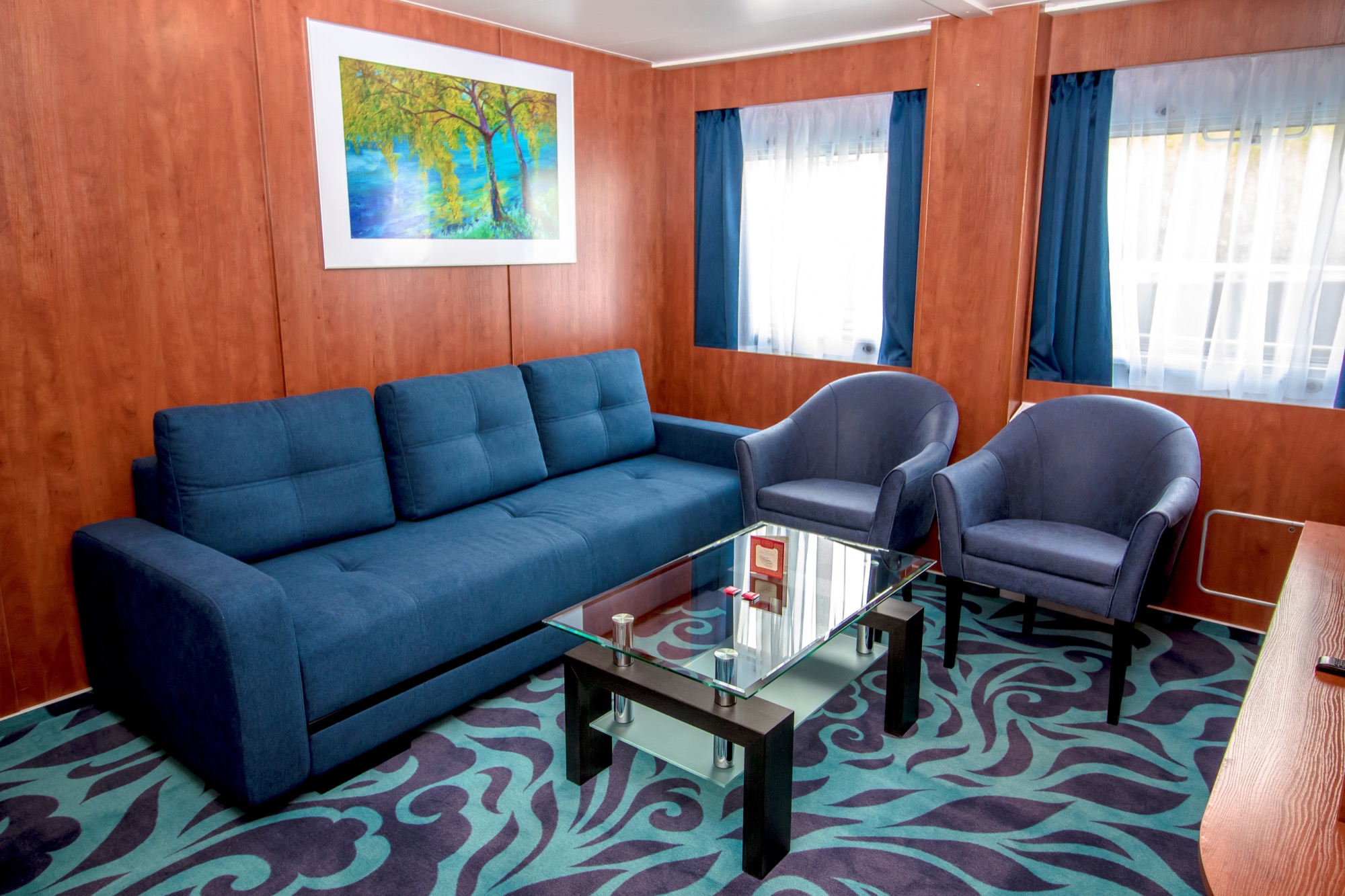 CroisiEurope MS Kronstadt Suite 4.jpg